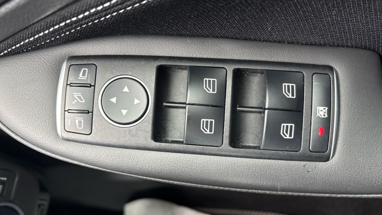 Infiniti Qx30 2.2d Premium 5dr DCT Diesel Estate